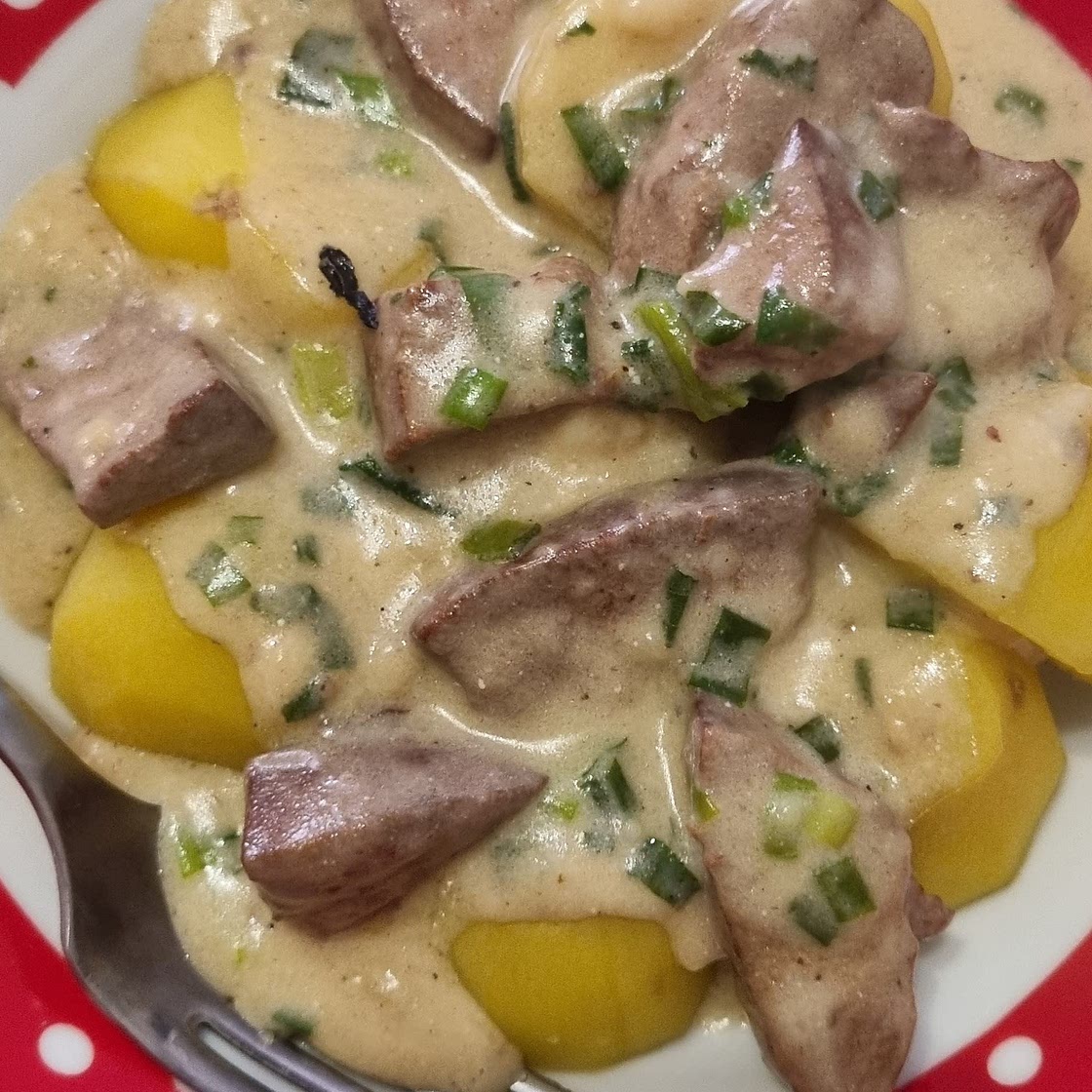 Liver sauce with potatoes