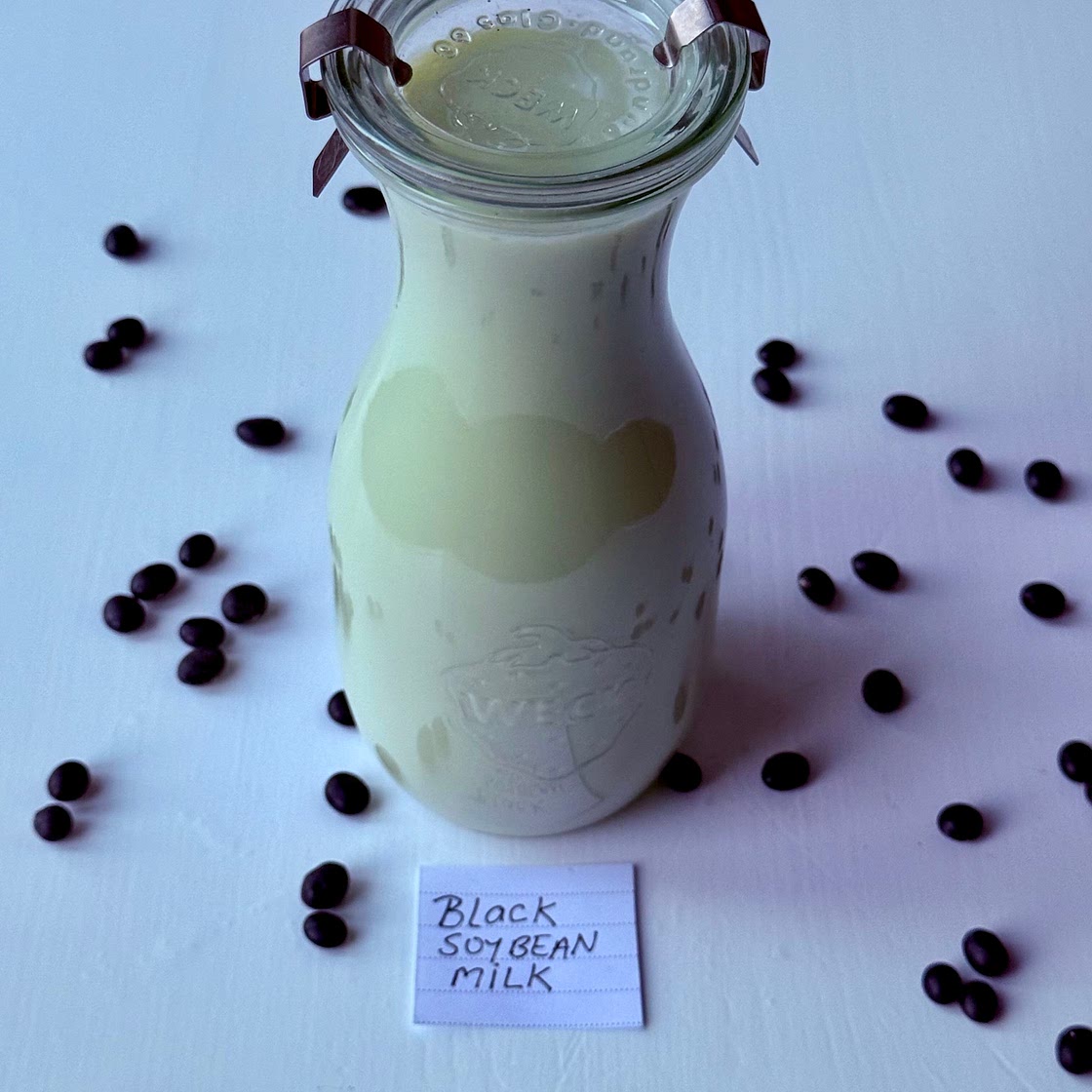 Black soybean milk