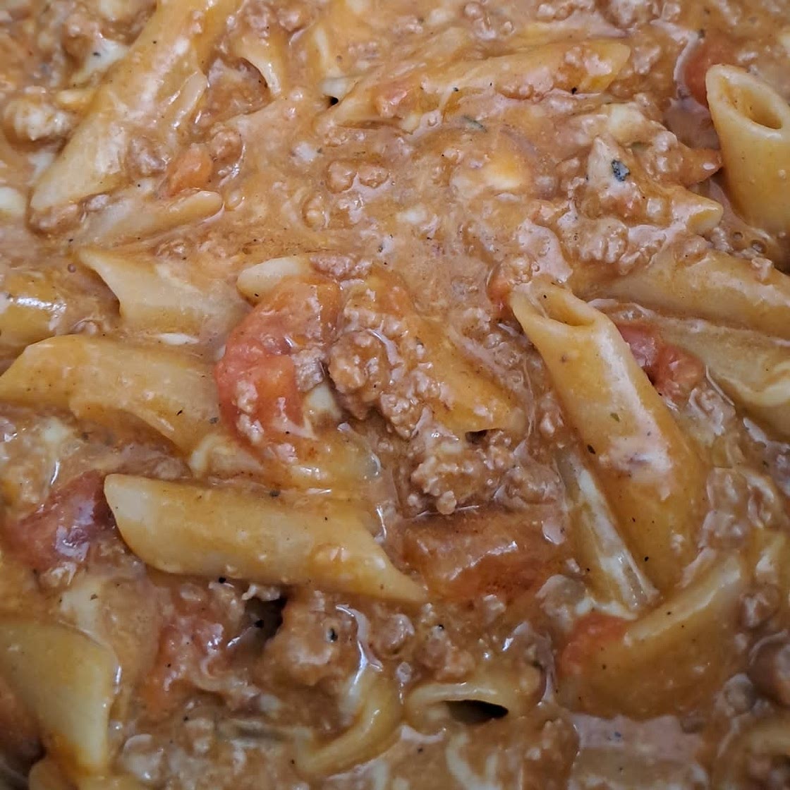 Skinny One Pot Cheeseburger Pasta Skillet