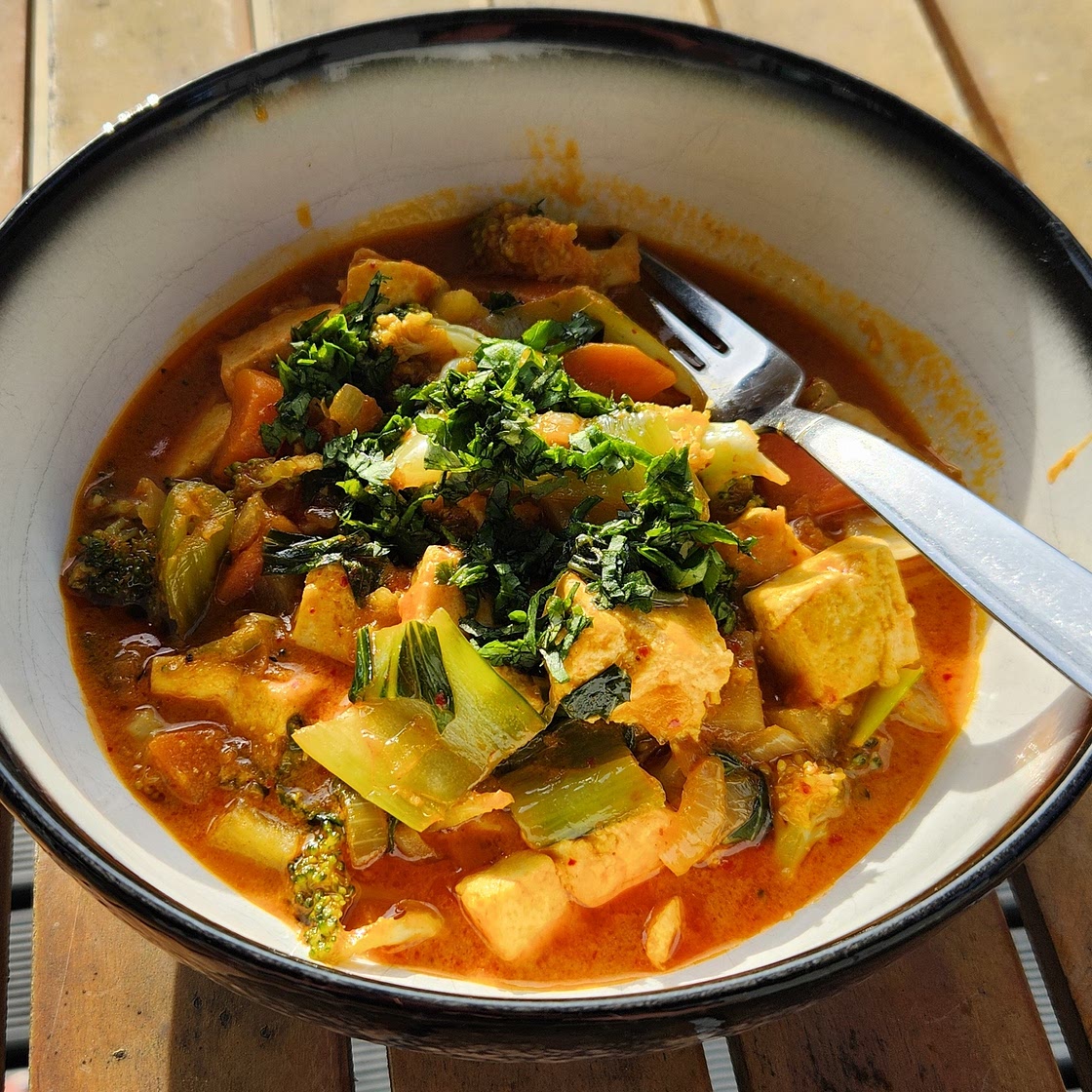 Tofu red Thai curry