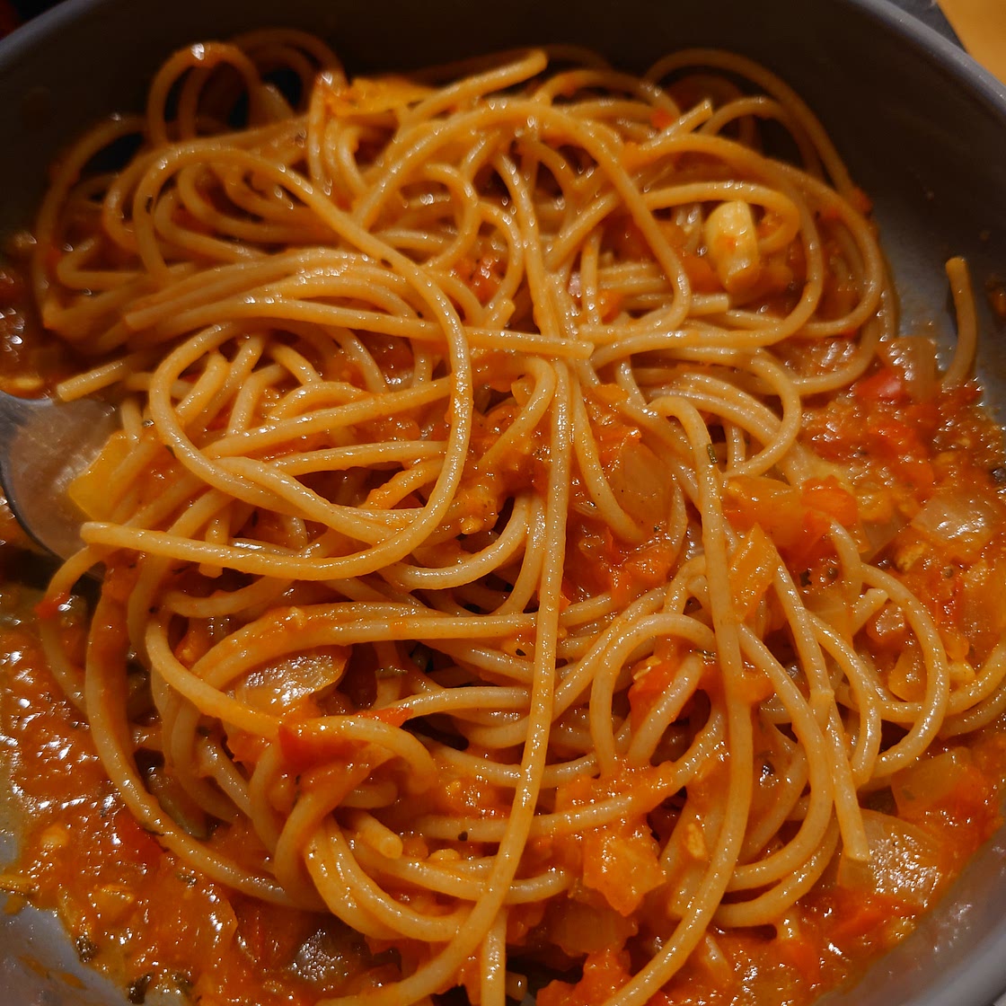Jollof spaghetti