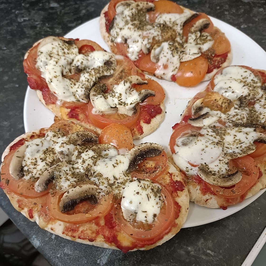 Quick Pitta Pizzas