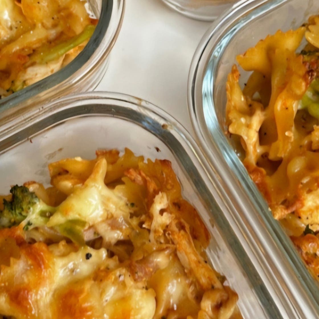 Buffalo chicken pasta bake 464cal. 48g protein*
