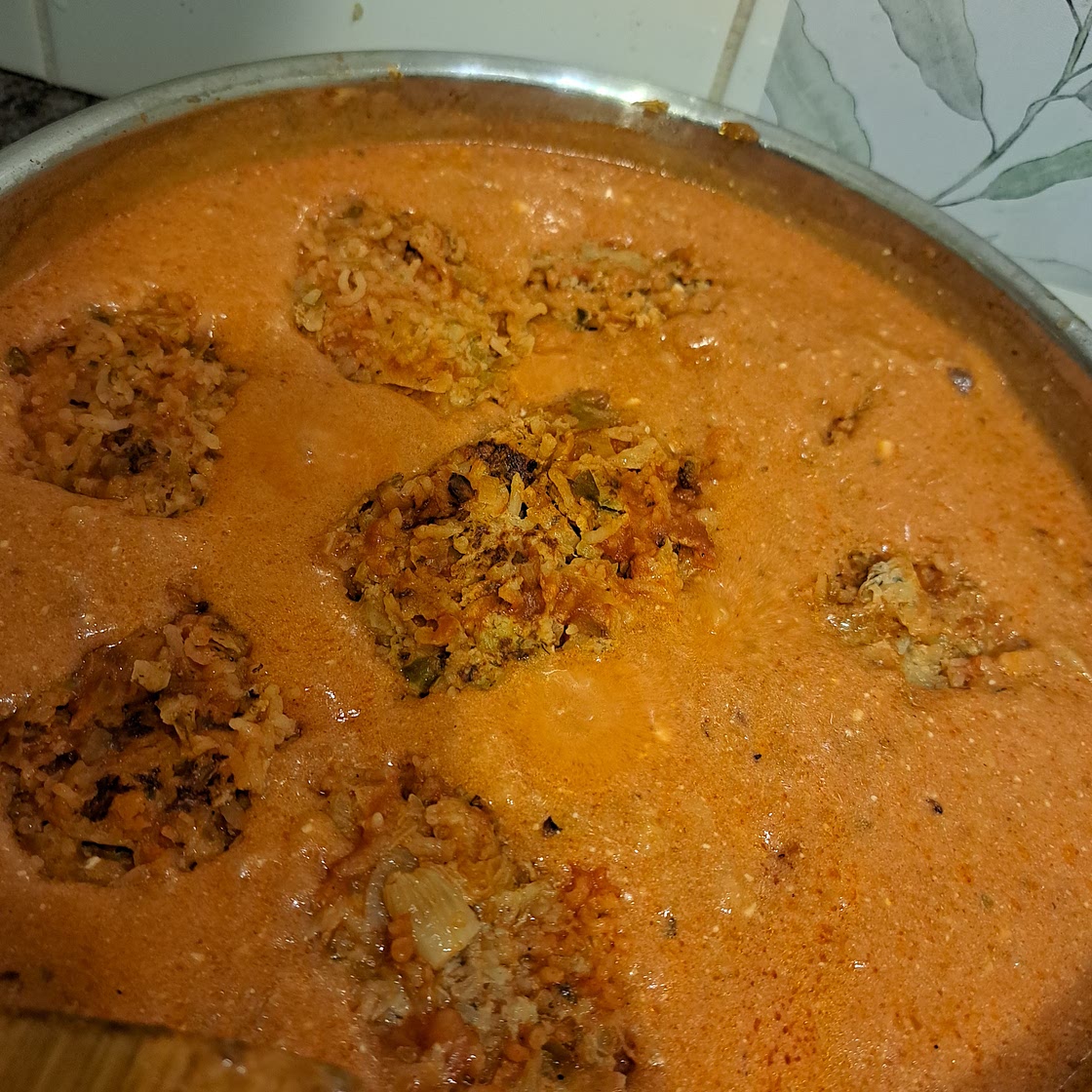 (Gołąbki) Polish MeatBalls in Creamy Tomato Sauce