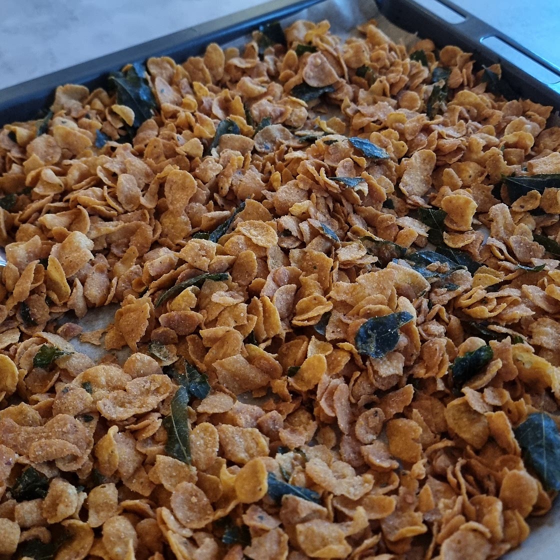 Salted egg yolk cornflakes