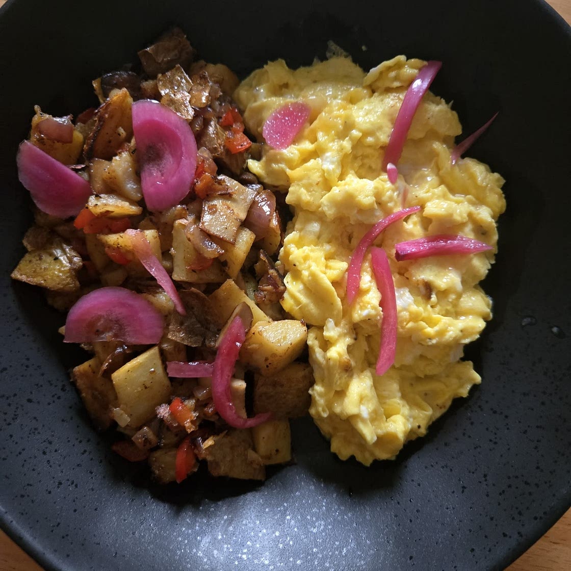 Scrambled eggs with hash