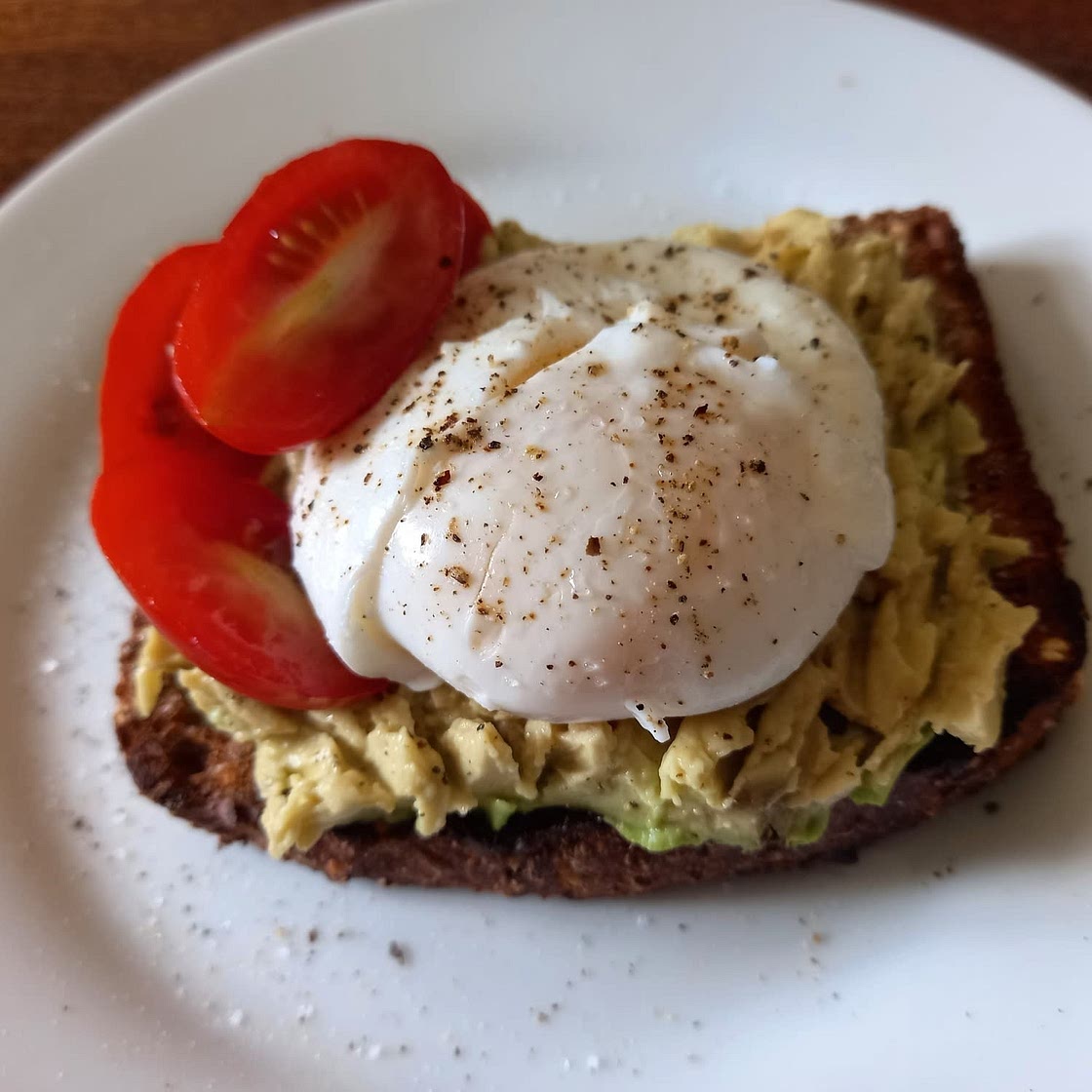 Smoked salmon and egg sandwich