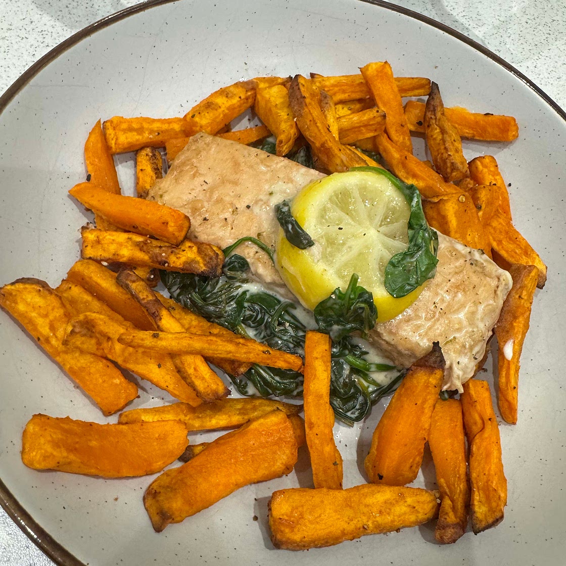 Creamy lemon, garlic and spinach ‘salmon’