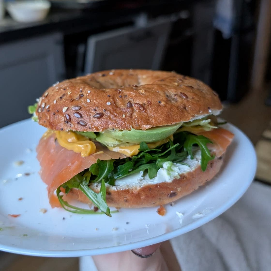 Lachs Avocado Bagel