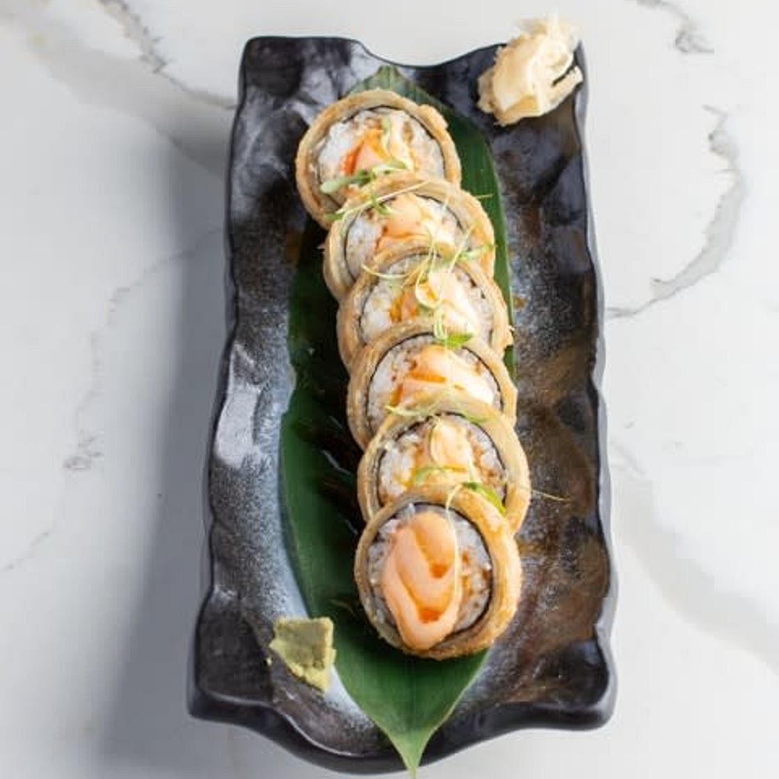 Crispy Salmon Nest Roll