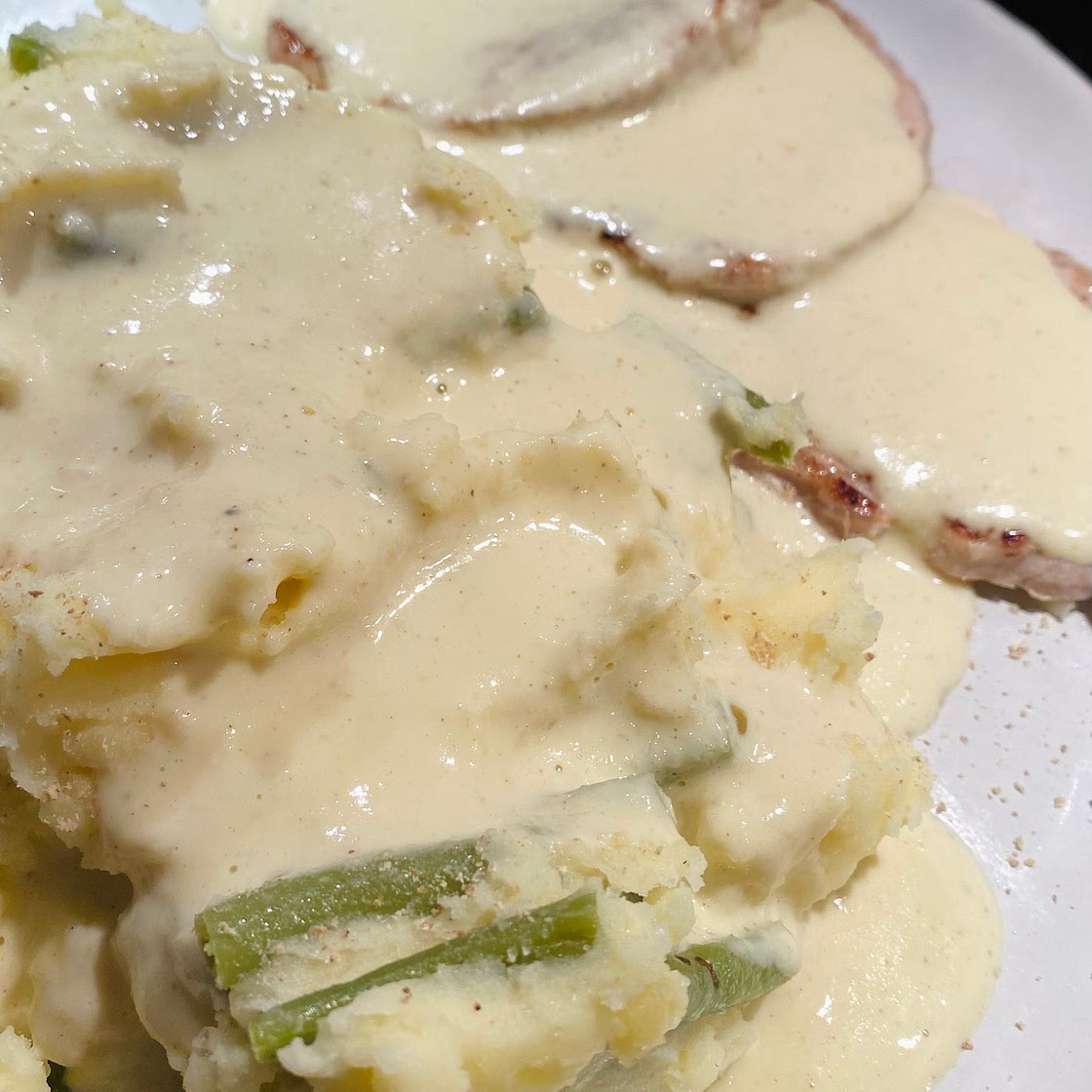 Honeymustard pork chops with green bean mash