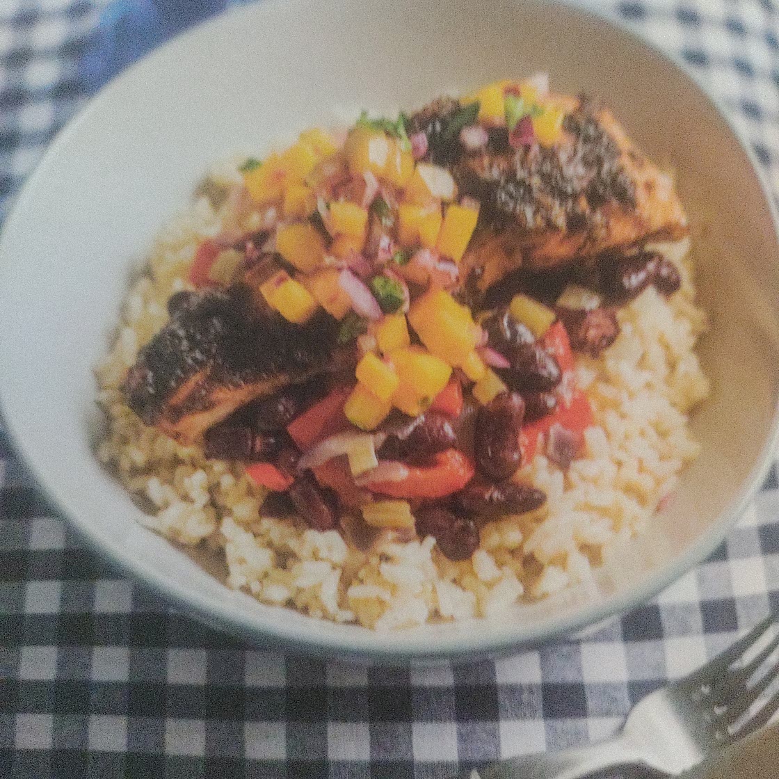 Mexican-style spicy Salmon with Mango sauce