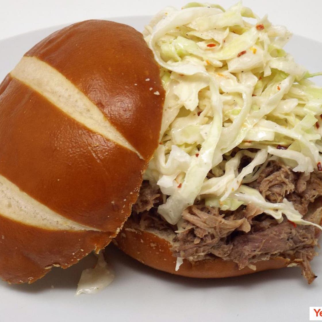 Slow Cooker Carolina Pulled Pork Sandwiches