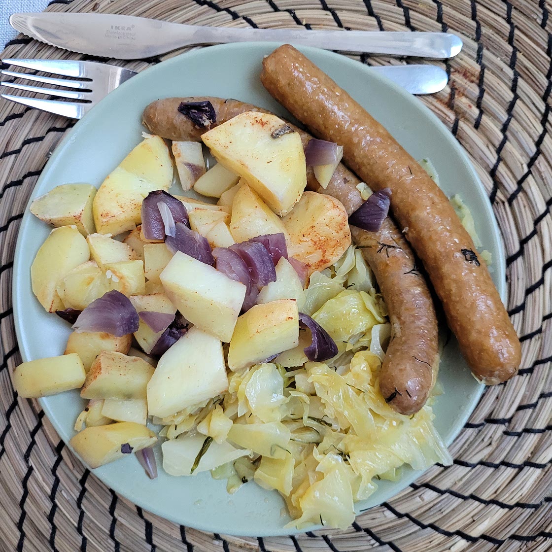 Merguez sausages with cabbage
