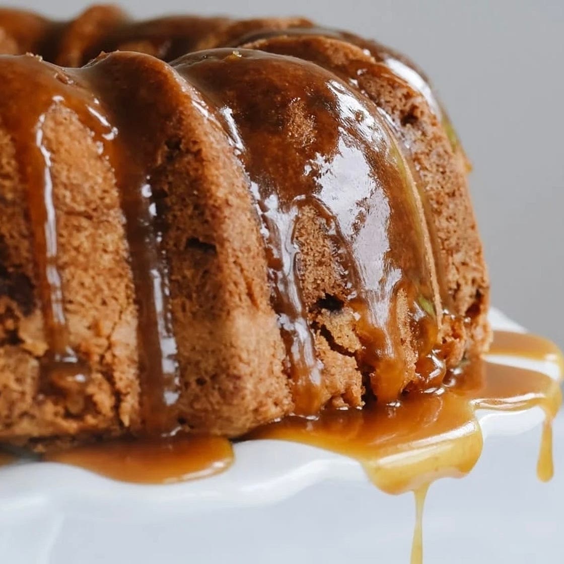Carmel Apple Cake 