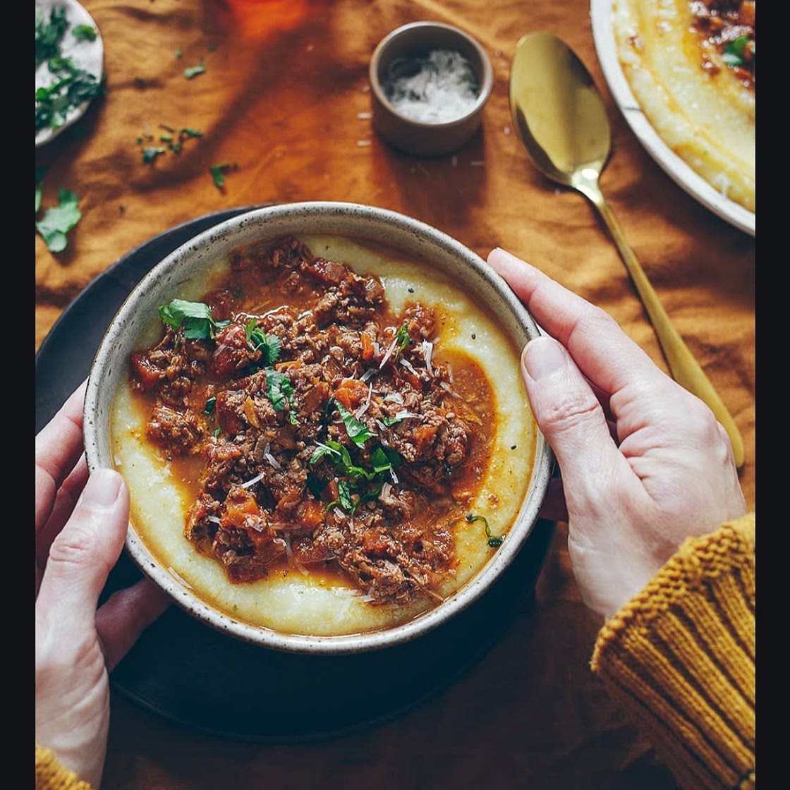 Ragu de Tofu e Nozes com Polenta Cremosa