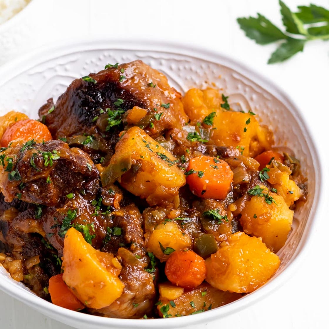 Tender & Juicy Rabo Encendido (Cuban Oxtail Stew)