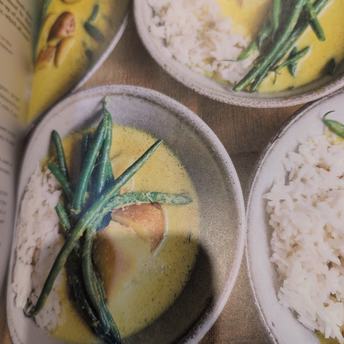 Thai yellow curry with green beans and potatoes