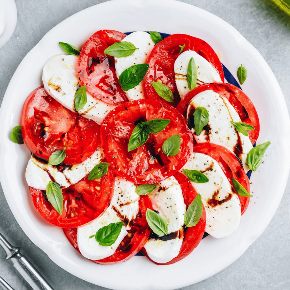 Italian Tomato and Mozzarella Salad