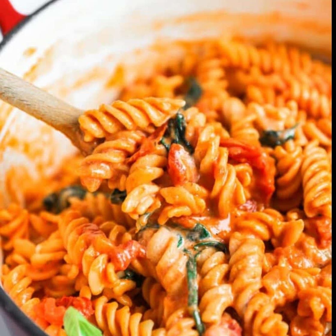 Pasta tomato & mascarpone sauce