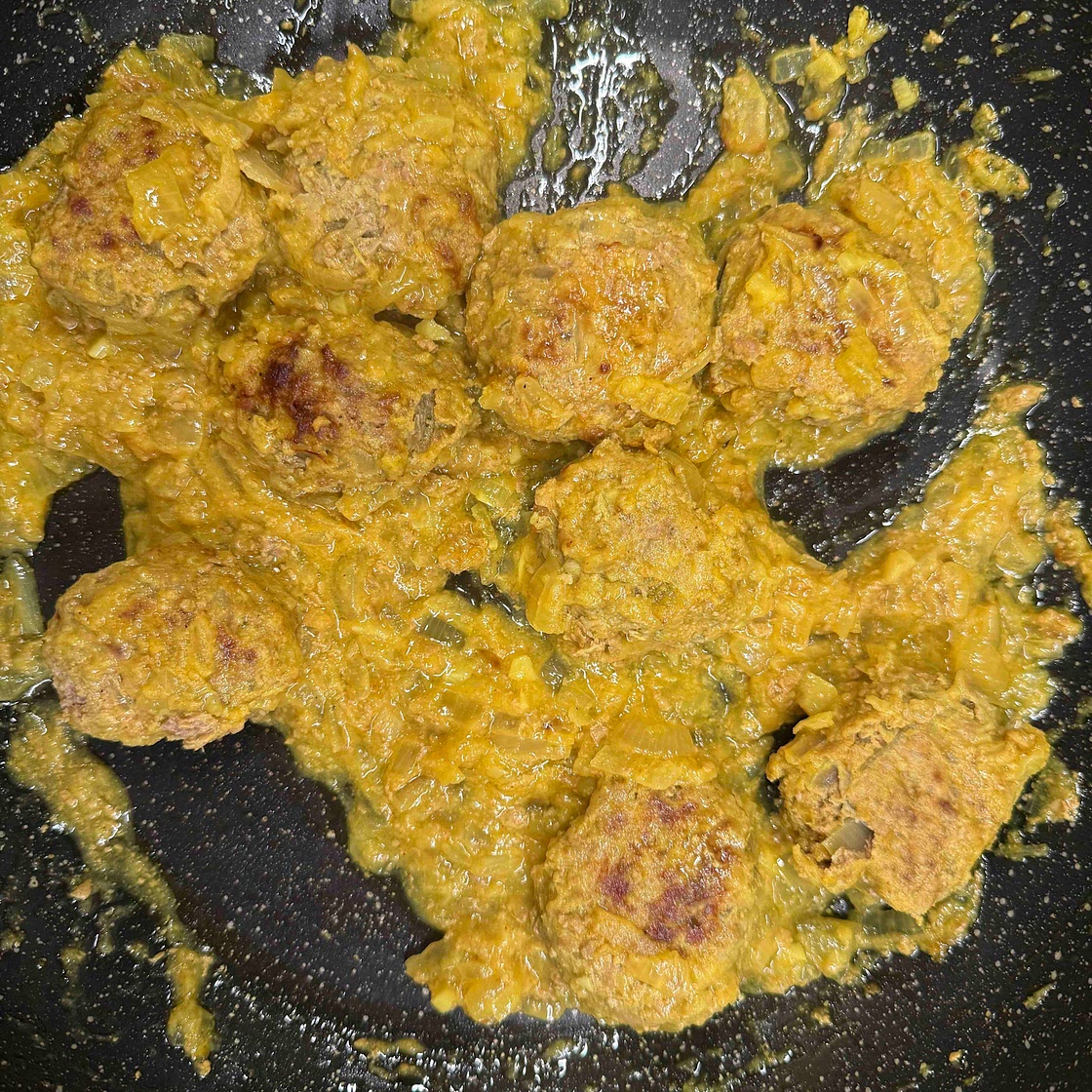 Koftas de cordero con salsa de almendrtas