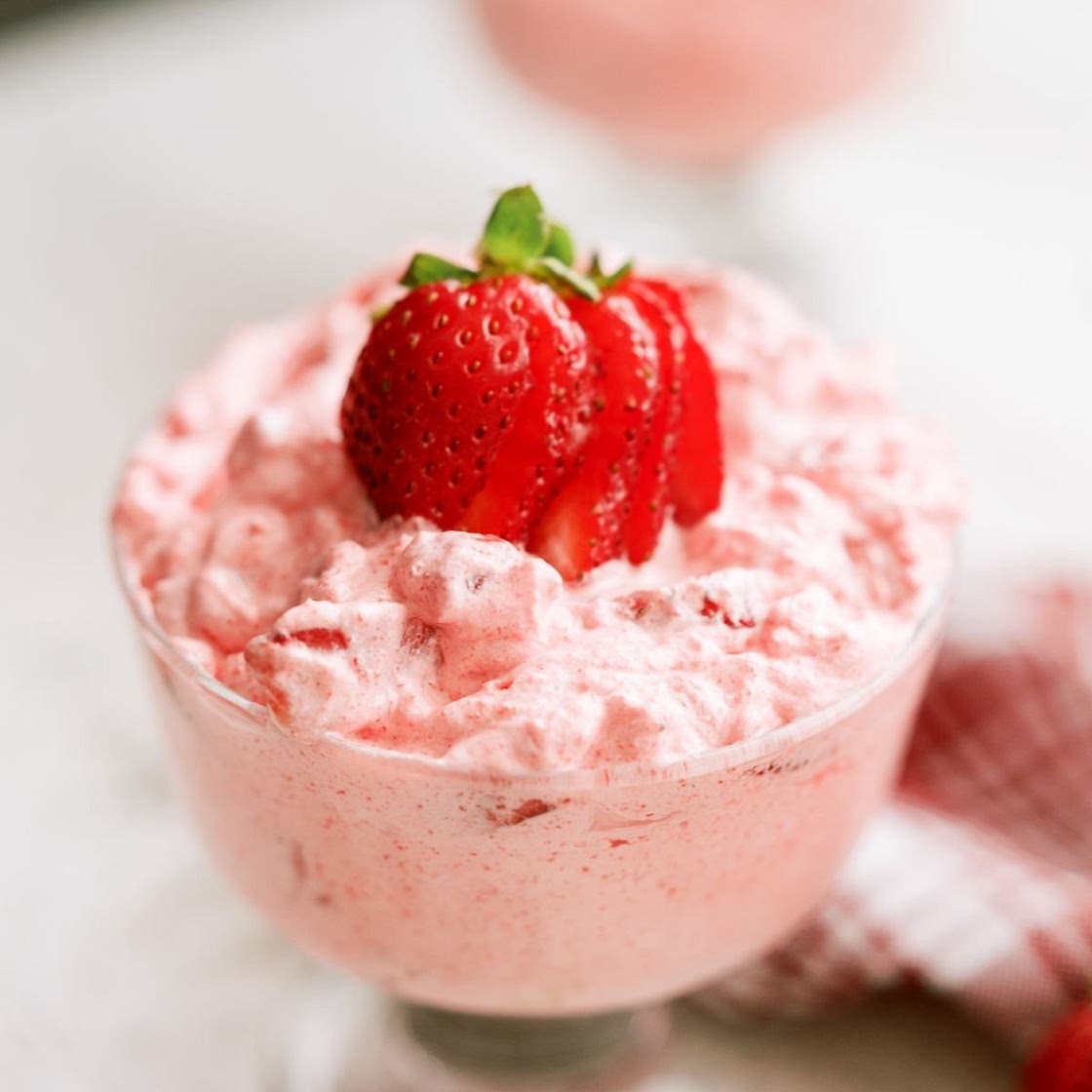 5 Minute Strawberry Jello Salad Recipe