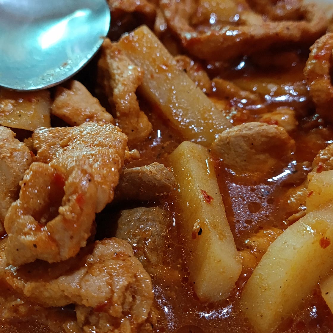 Carne de puerco en chile guajillo