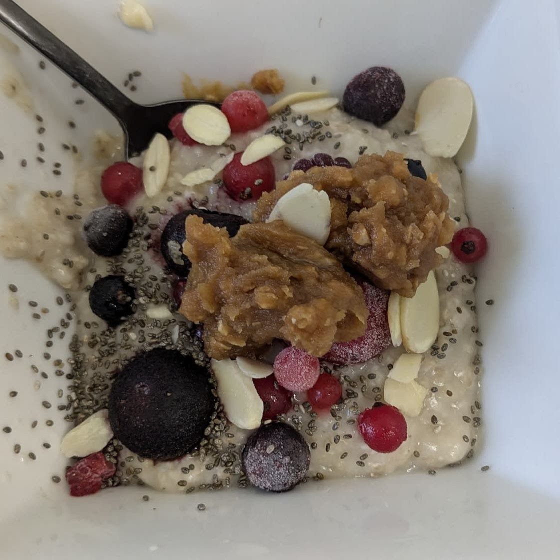 Peanut Butter Breakfast Oatmeal Bowl