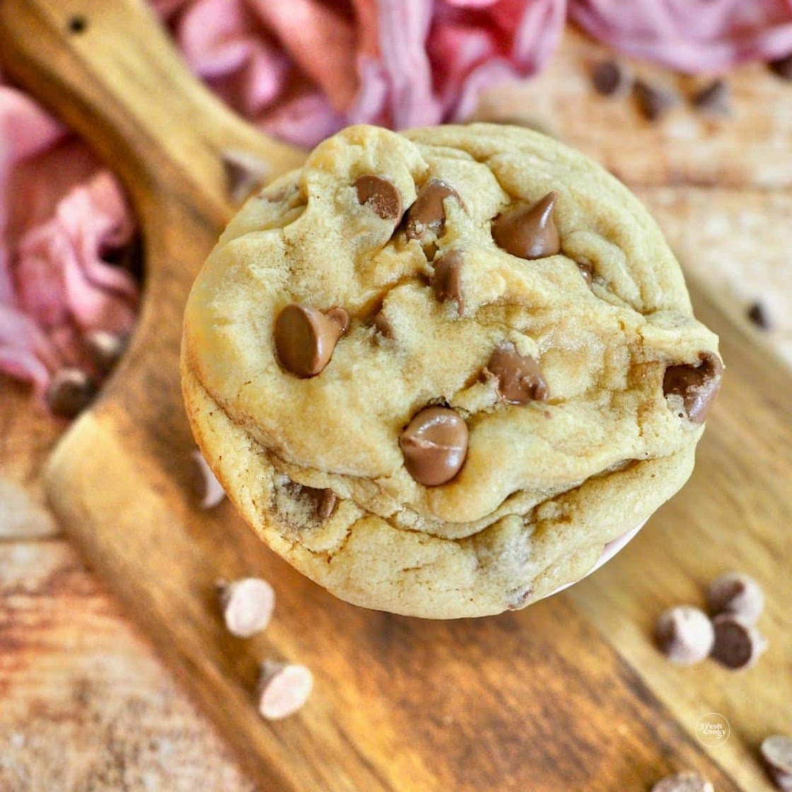 Crumbl Chocolate Chip Cookie Recipe (Copycat)