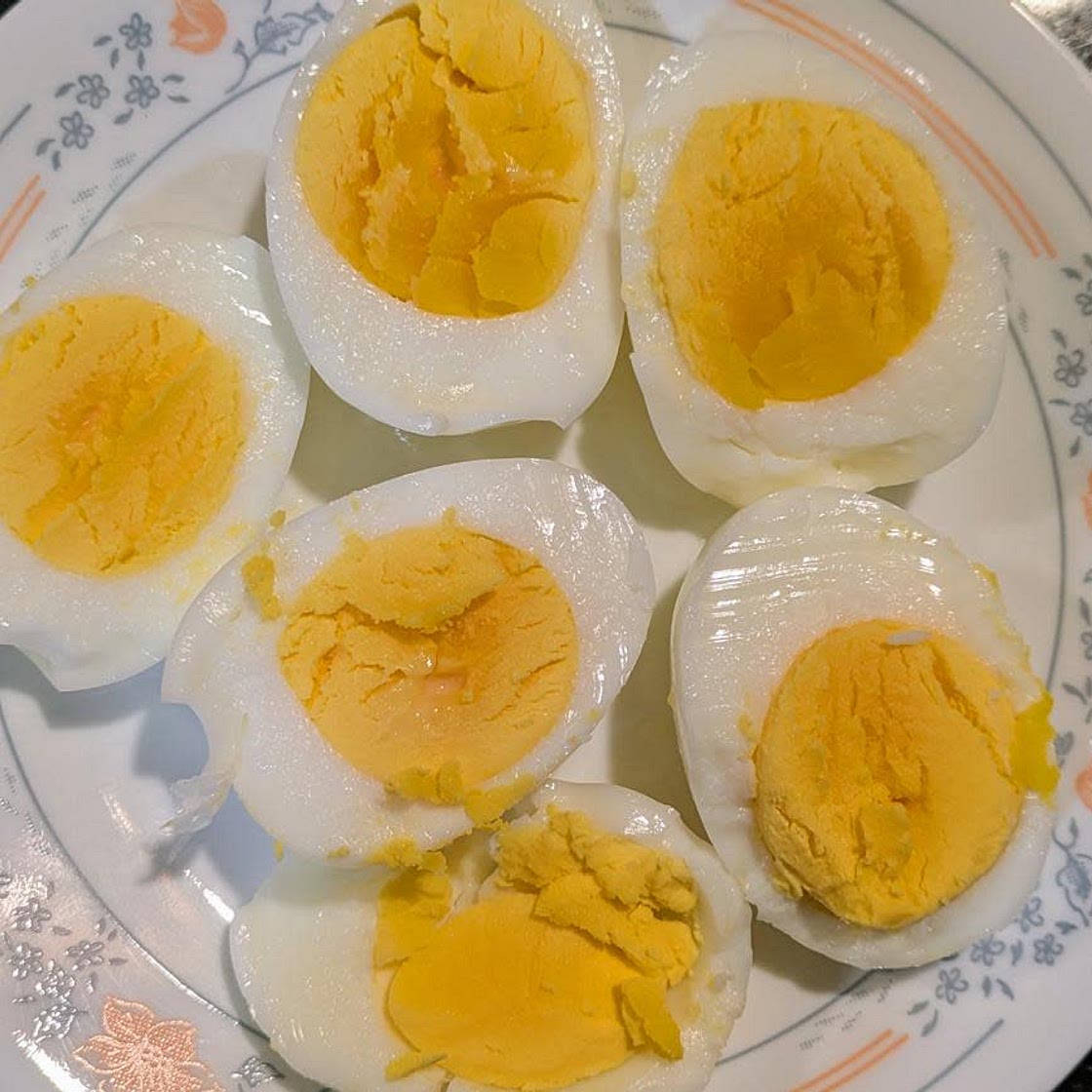 Hard Boiled Eggs: Stovetop or Air Fryer