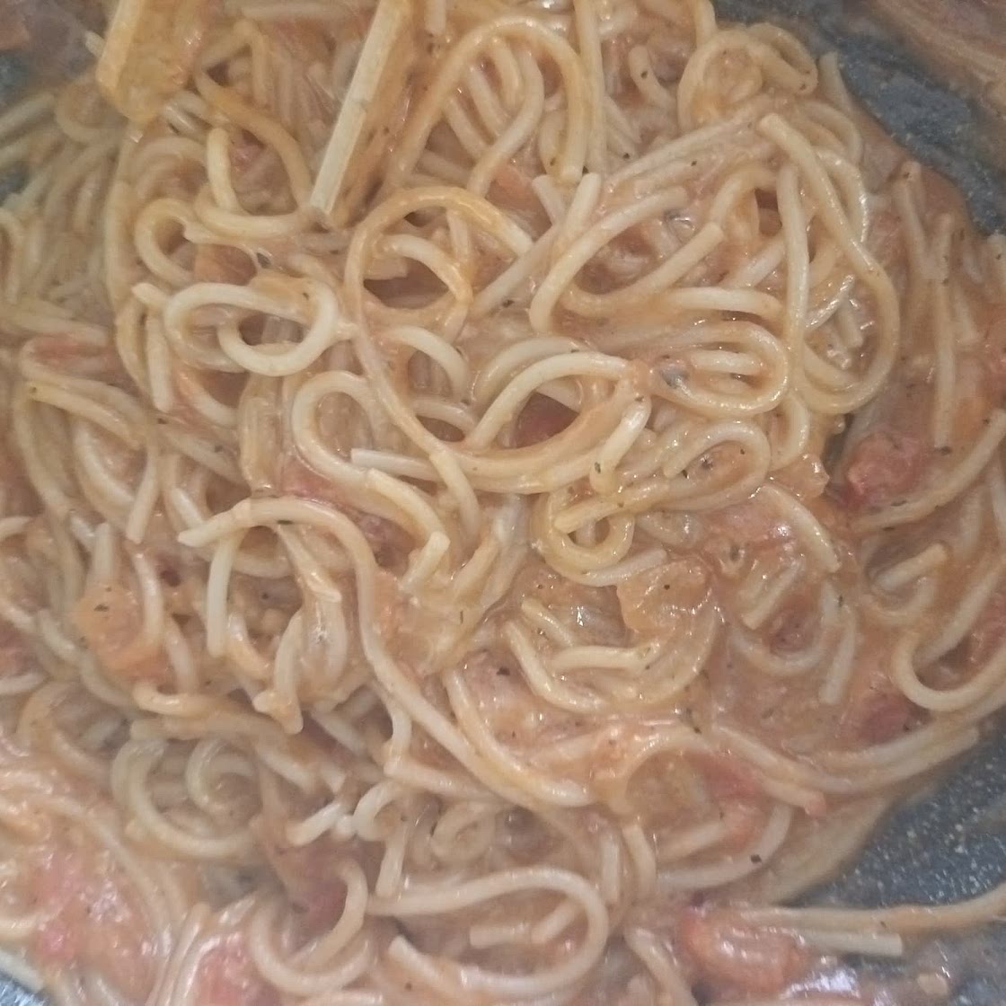 One-Pot Spaghetti with Fresh Tomato Sauce