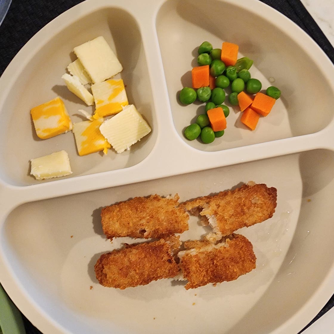 Fish fingers, cheese and veggies