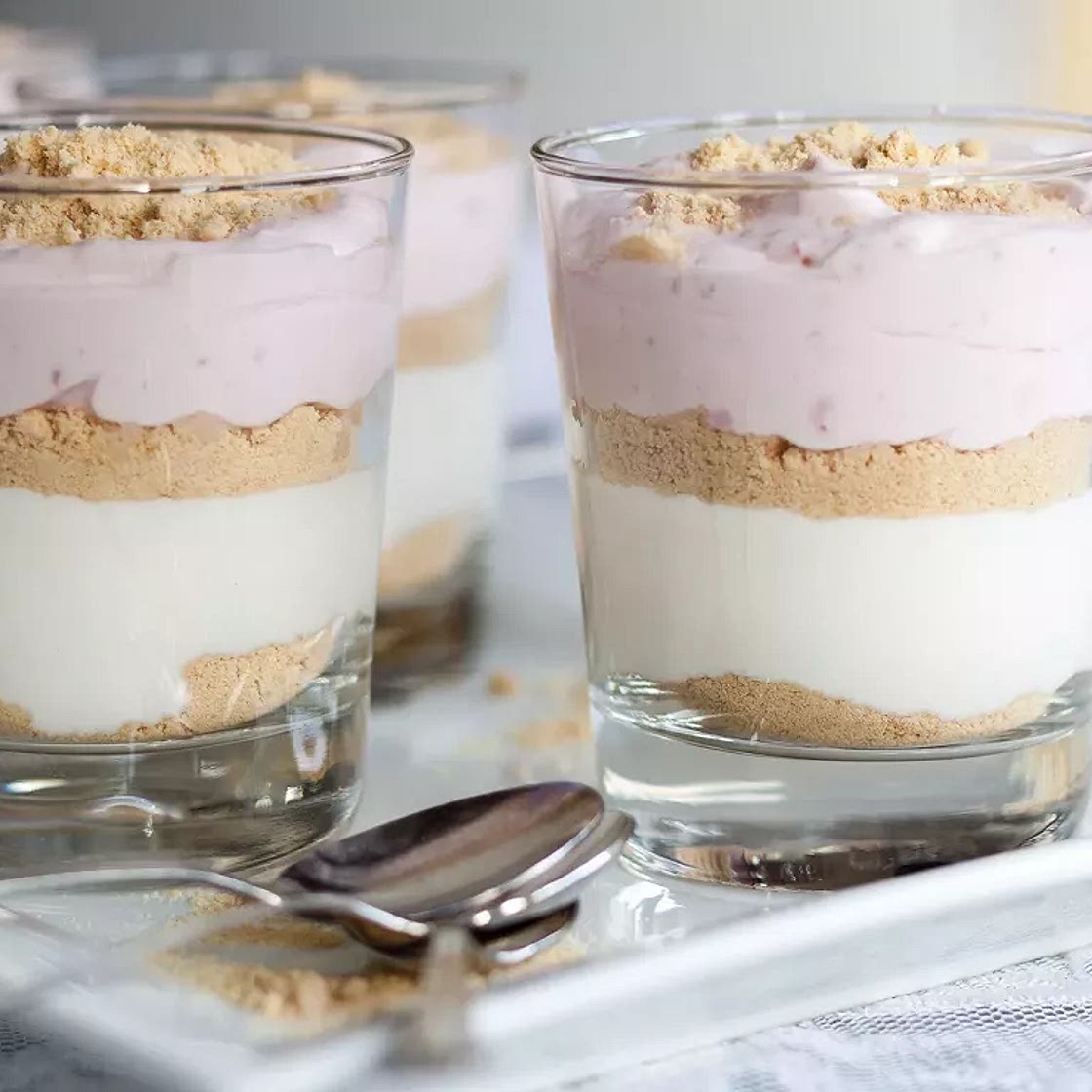 Verrine biscuitée chocolat blanc et fruits rouges