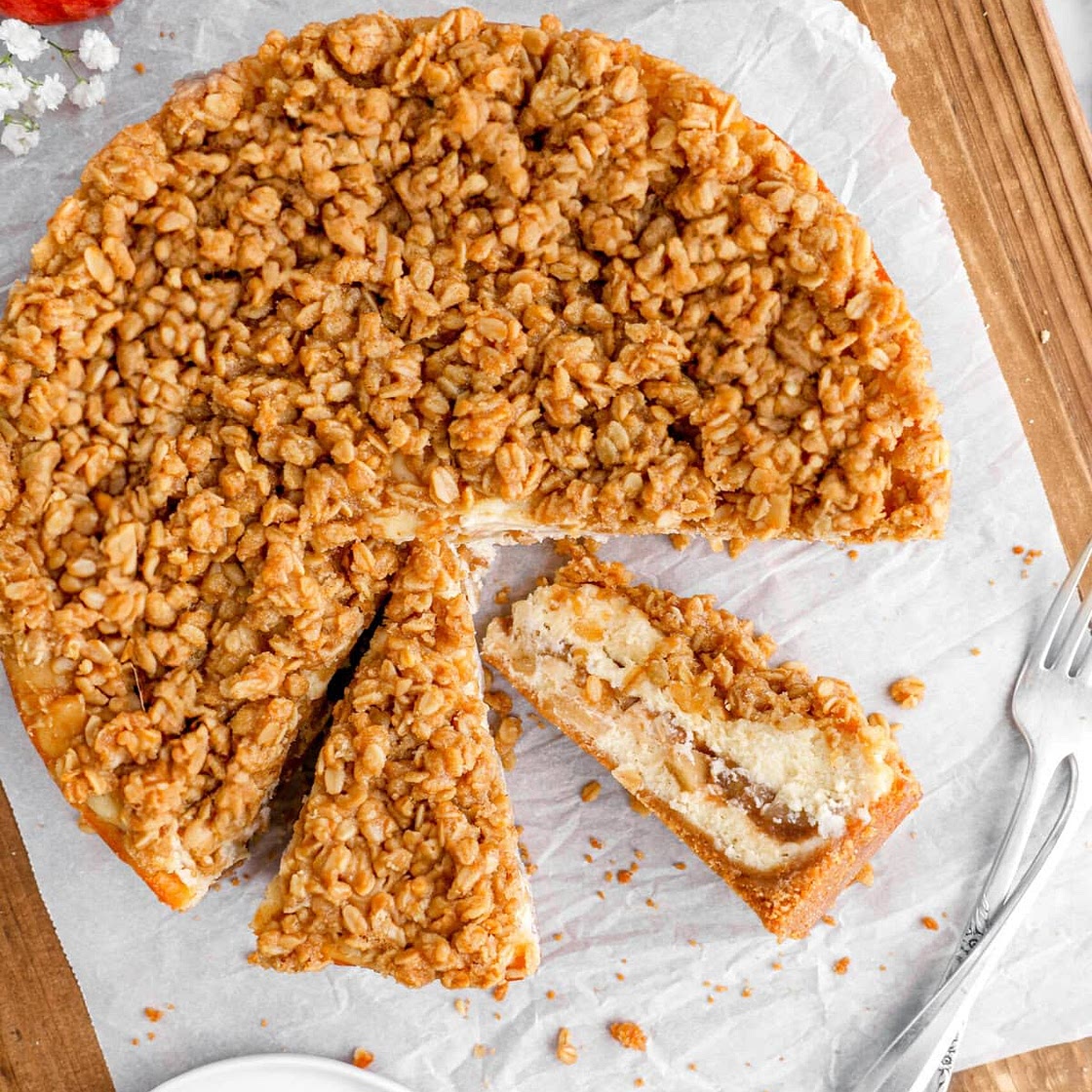 Apple Crumble Cheesecake