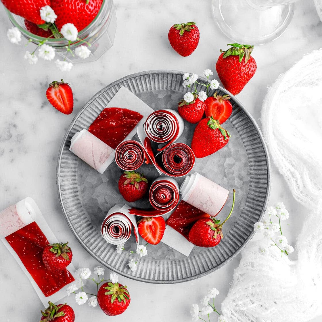 Easy Strawberry Fruit Roll Ups (Homemade Fruit Leather!)