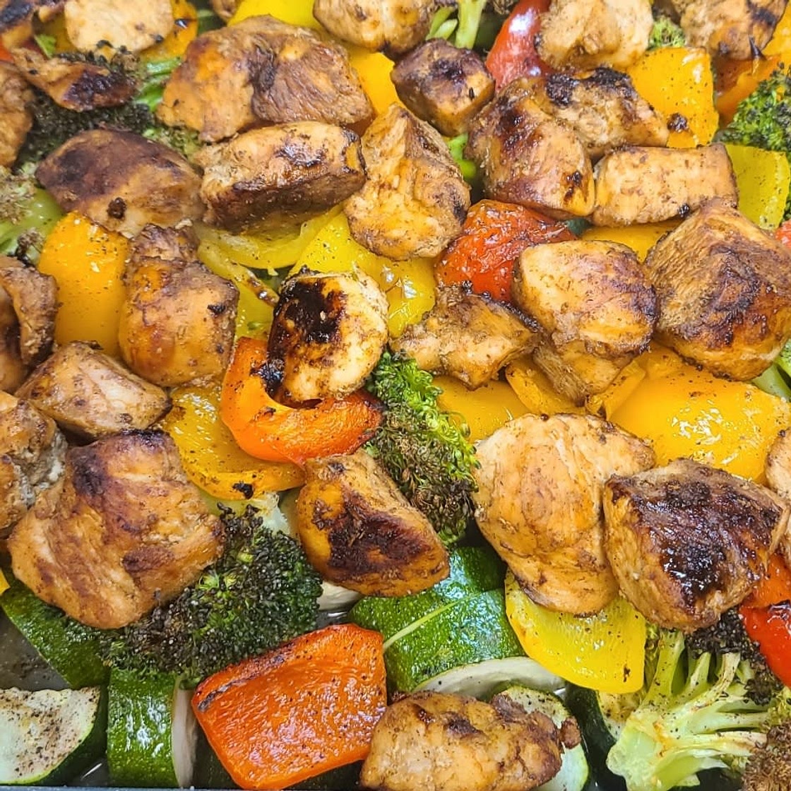 One Pot Chicken and Vegetables Skillet (Healthy & Low Carb)