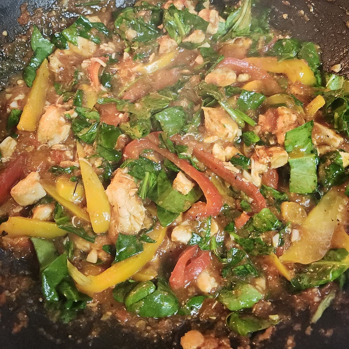 Creamy Spinach and Pepper Chicken - Join Your Life