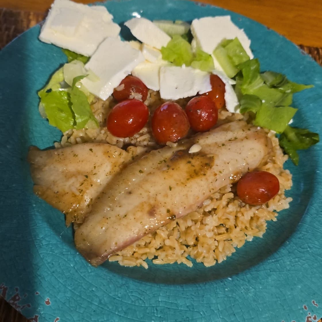 Filete de tilapia en cama de arroz o pasta integral