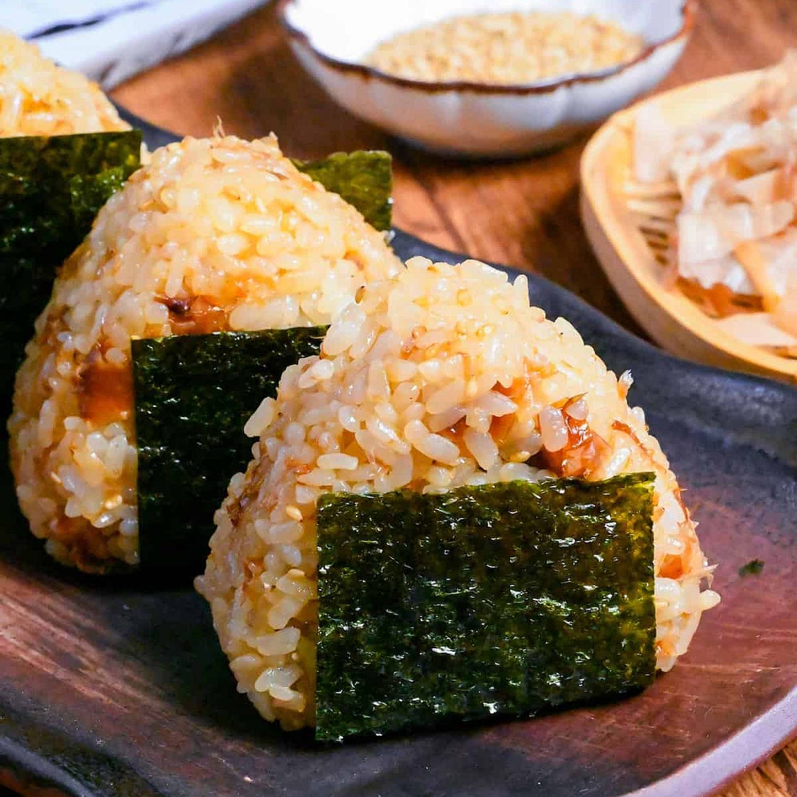How to Make 15-Min Okaka Onigiri (Seasoned Bonito Flakes Rice Balls)