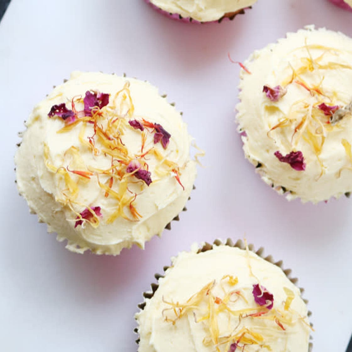 Basic Vanilla Cupcakes