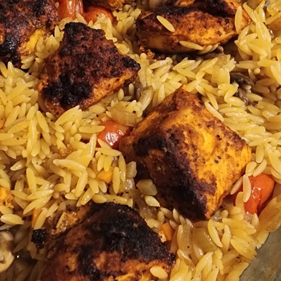 One Pot Mediterranean Chicken Orzo | Slimming & Weight Watchers Friendly
