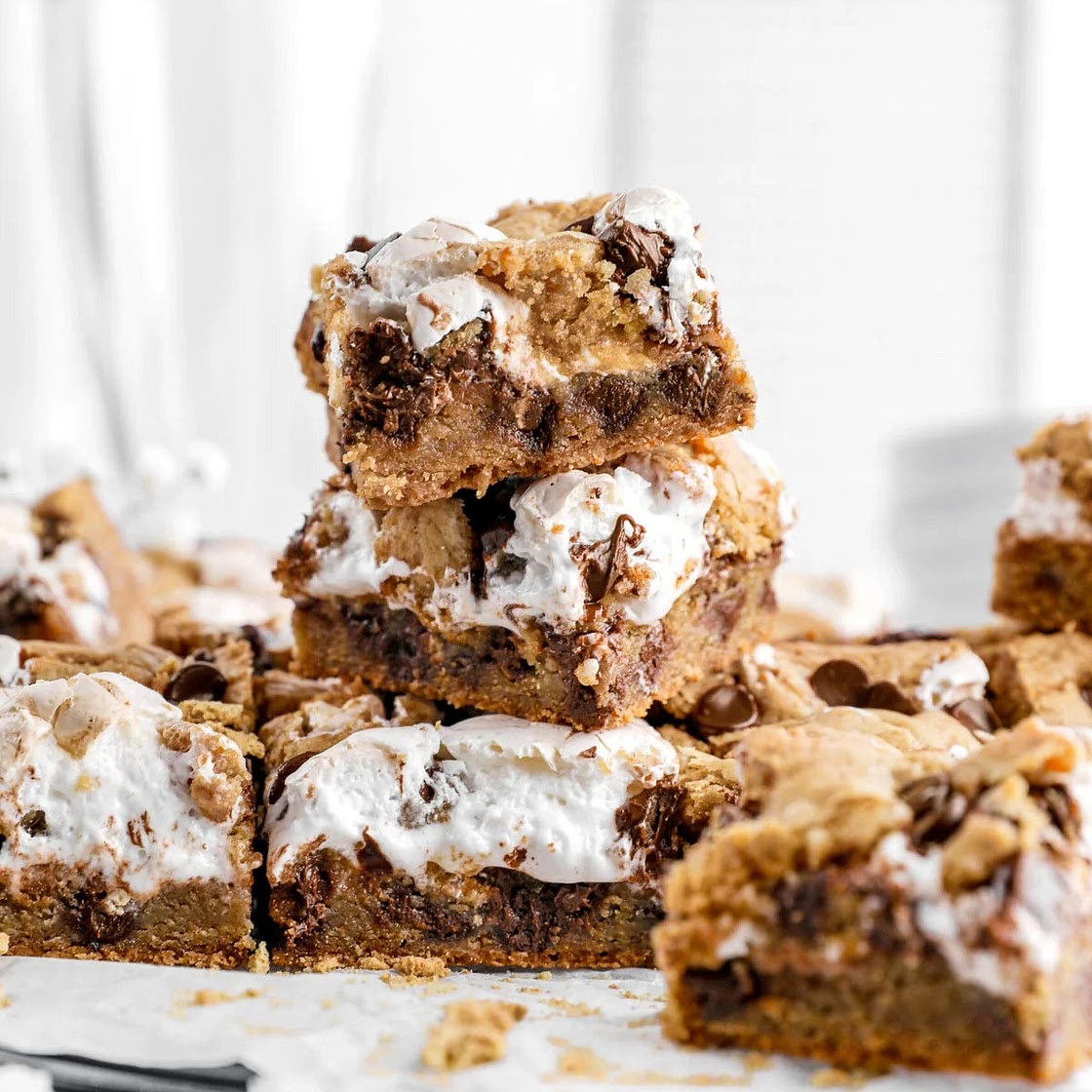 S’mores Chocolate Chip Cookie Bars