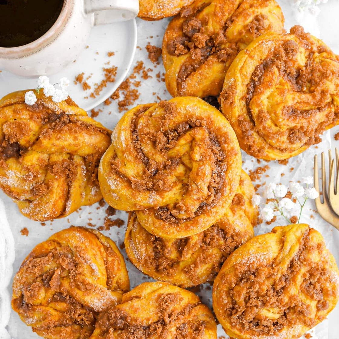 Spiced Pumpkin Crunch Knots with Pumpkin Butter Filling