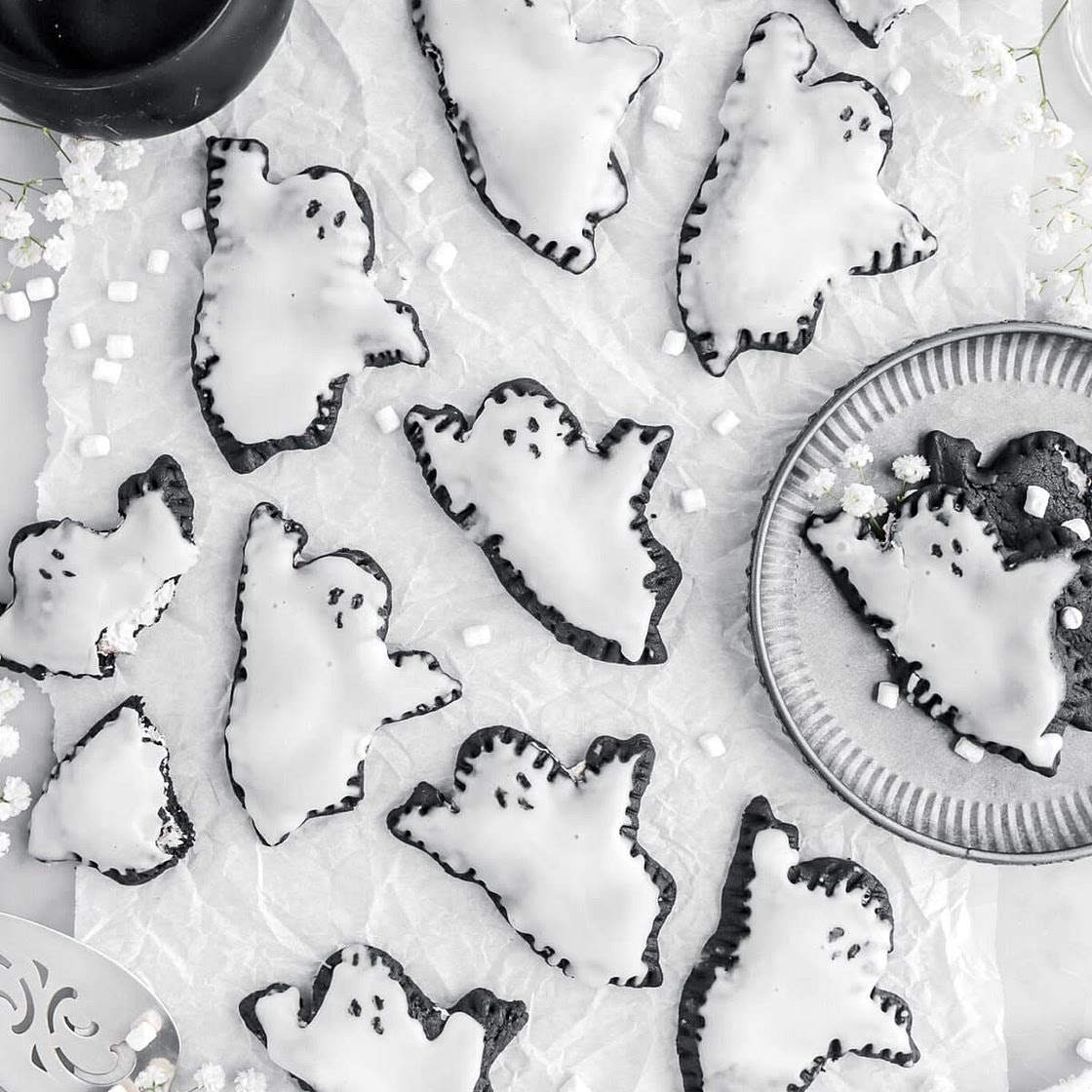 Haunted Marshmallow Ghost Pop-Tarts