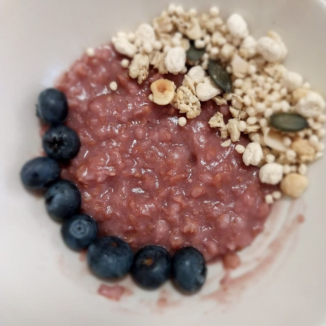 Classic oatmeal breakfast