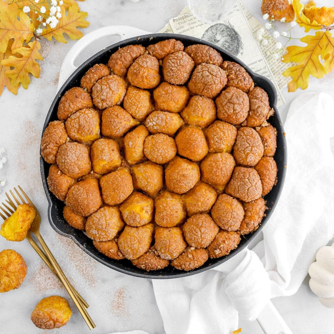Skillet Pumpkin Monkey Bread (Pull-Apart Bread!)