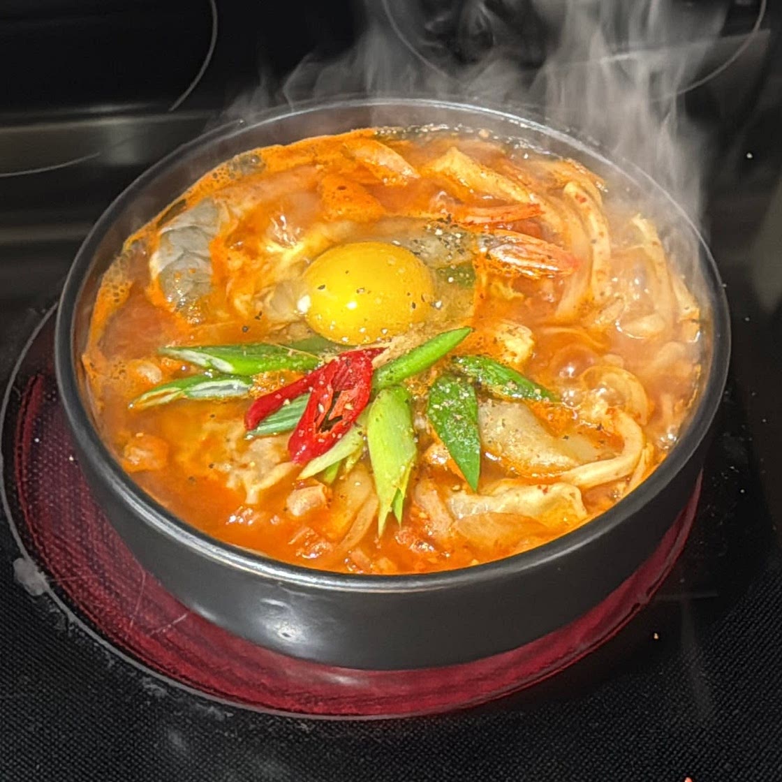 초간단 얼큰 쫄깃 김치우동! 이렇게 만들면 진짜맛있어요!🥢🍜