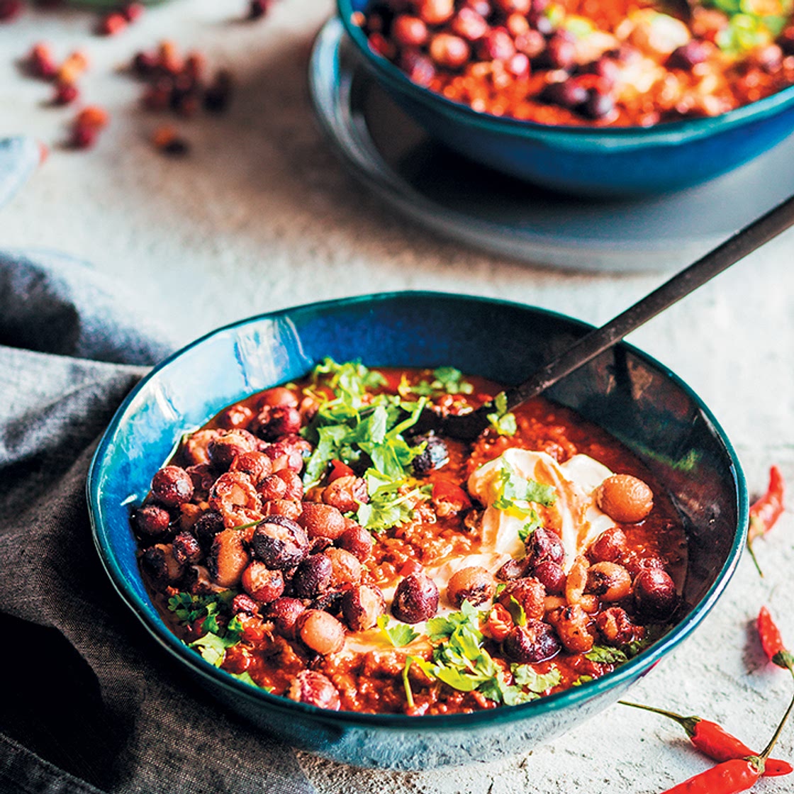 Smoky chilli con carne with crispy Bambara groundnuts