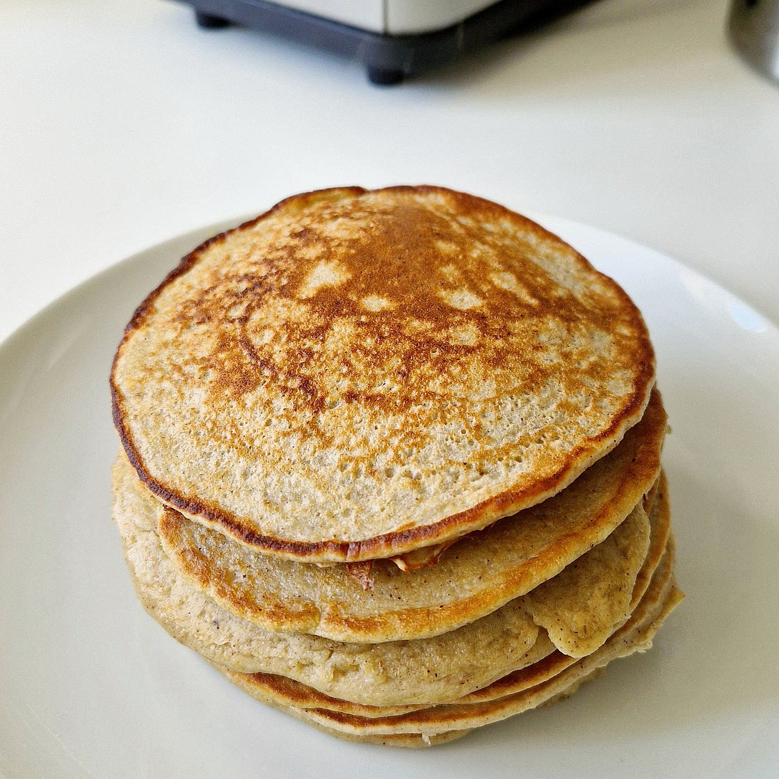 Cinnamon, banana & oat pancakes