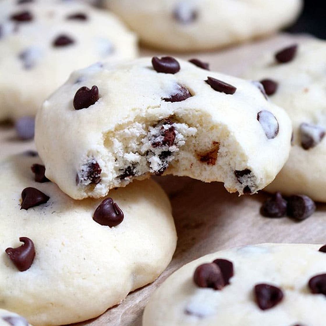 Chocolate Chip Cheesecake Cookies